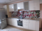 фартуки для кухни из стекла