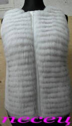 Продаются жилетки меховые(песец, енот, койот)не дорого от производителя