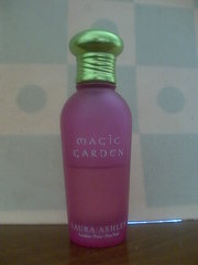 женский аромат Magic Garden от Laura Ashley