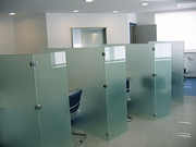 Стекло-зеркала на заказ. Двери-душевые кабины.