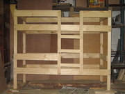 Продаю кровать двухъярусную,  новую,  из массива сосны. Размер 200**80..