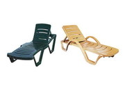 Лежак,  шезлонг пляжный пластиковый 