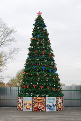 Уличные елки в Тольятти. Большие елки. Доставка. Монтаж. Оформление