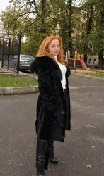 продам норковую шубку с капюшоном и поясом 44 размера