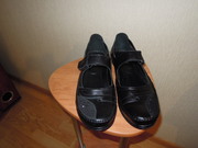 новые кожаные женские туфли 42 размера