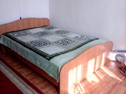 Кровать двух спальная(вместе с матрасом-матрас на пружинах)