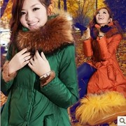 GRYR01 2013 новая зимняя леди куклу моделей толстый енот меховым ворот