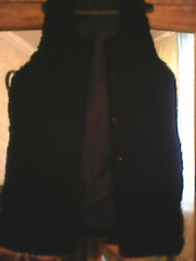 безрукавки из овчины и каракуля