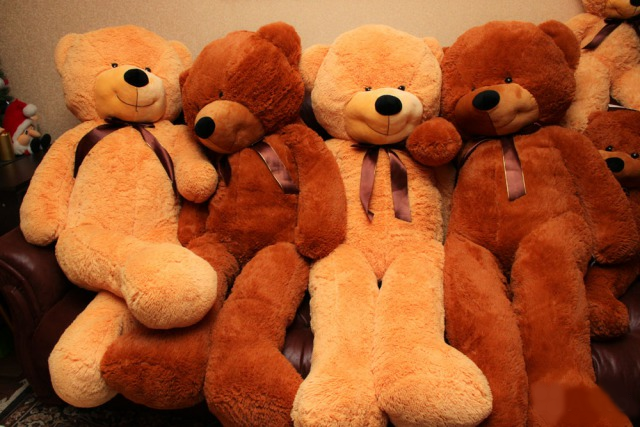 Плюшевые медведи от 1.2м до 3м в наличии