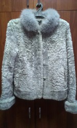 Продам не дорого шубку из каракуля 