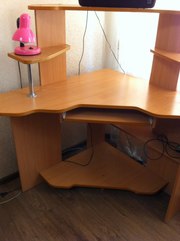 Продам КОМПЬЮТЕРНЫЙ стол