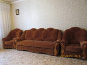 новый диван и два кресла.