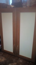 СРОЧНО ПРОДАМ КУХОННЫЙ НАВЕСНОЙ ШКАФ И СТОЛ!!!