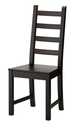 Деревянные стулья Скандик и Финн