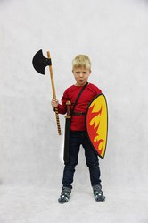 Детские игрушки из натуральных материалов по историческим находкам