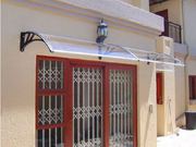 Козырьки над входом