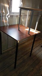 Столы обеденные, табуреты, тумбы прикроватные