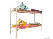 Металлические кровати для рабочих.