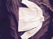 рубашки белые мальчику бу 32, 33