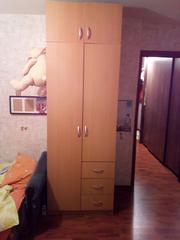 Продаю 2 шкафа +комод.