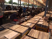 15000 фирменных виниловых пластинок из Стокгольма.