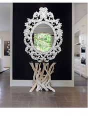 Резная рама с зеркалом.