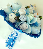 Букет из детских вещей