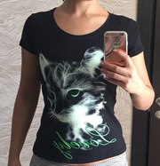 Модные,  светящиеся в темноте,  футболки.